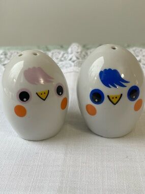 Vintage Anthropomorphic Egg Bird Salt & Pepper Shakers - Blue & Pink